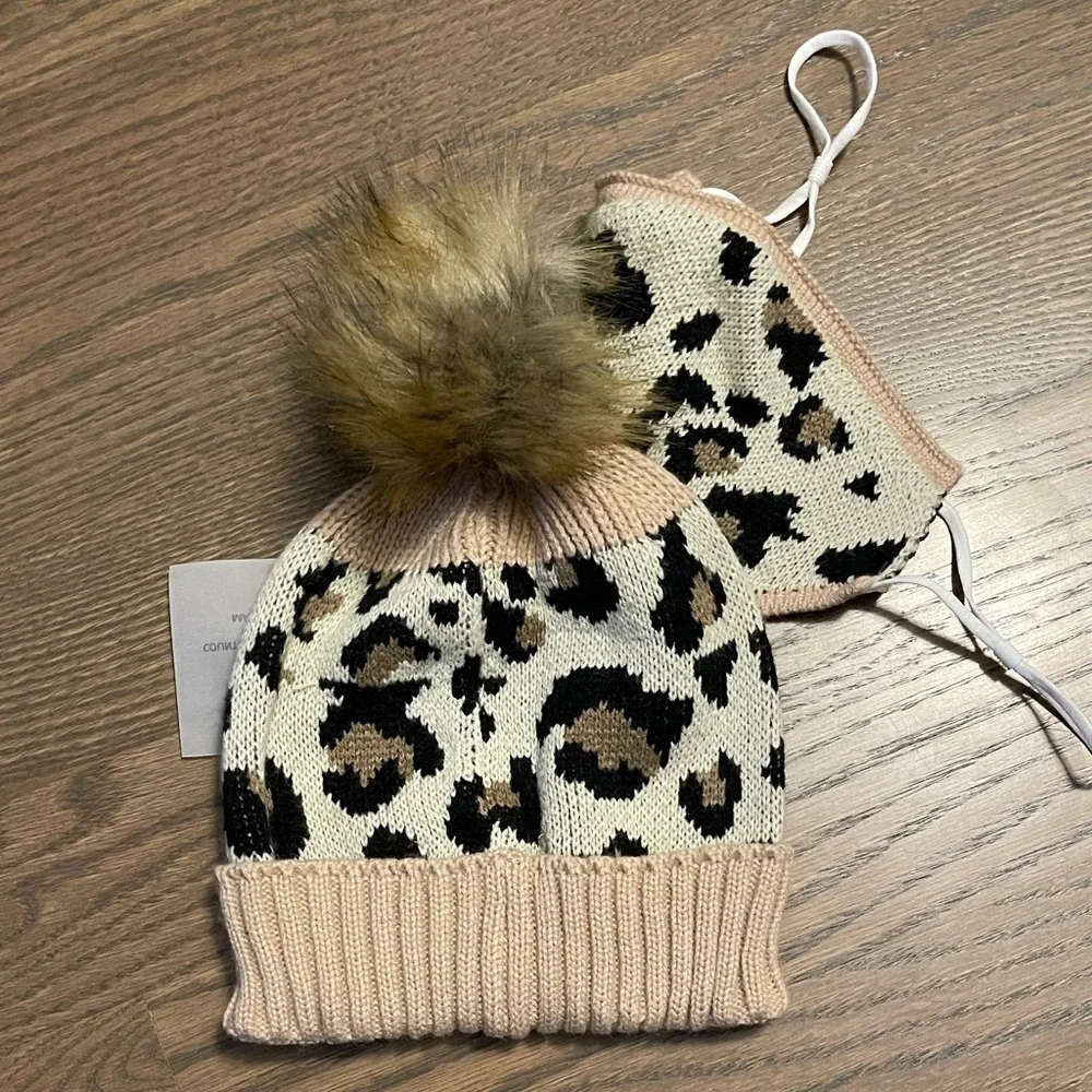 Beanie and mask knit leopard